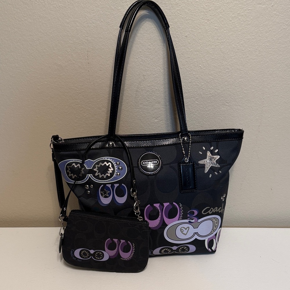 Coach Black Signature Graphic Tote + Matching Wristlet Set Zip Top VGUC